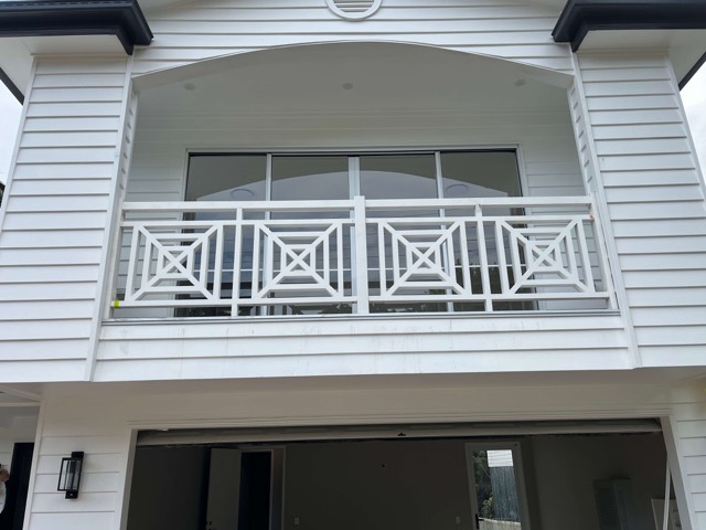 Home facade and entrance carpentry